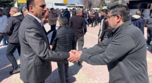 Başkan Altay, cuma namazı sonrası vatandaşlarla bir araya geldi