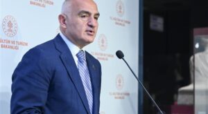 Bakan Ersoy: İlber Hocamız tarih bilincini toplumumuza kazandırdı