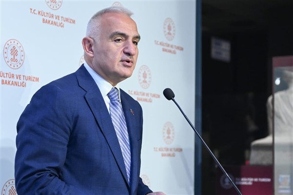 Bakan Ersoy: İlber Hocamız tarih bilincini toplumumuza kazandırdı Bakan Ersoy: İlber Hocamız tarih bilincini toplumumuza kazandırdı