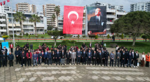 Mersin’de öğrenciler su seferberliği için bir araya geldi