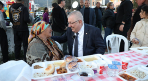 Edremit Belediyesi iftar sofraları Altınoluk’ta kuruldu