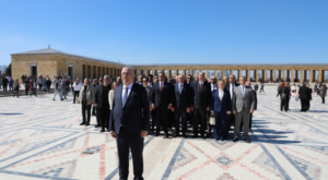 Edremit Belediyesi heyeti, Anıtabir’e ziyaret gerçekleştirdi
