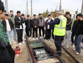 Eskişehir Teknik Üniversitesi öğrencileri ESTRAM’ı ziyaret etti