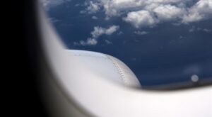 Dış hat yolcu trafiği yüzde 6,3 artışla 26 milyon seviyesine yükseldi