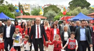 Kepez’de 23 Nisan kutlamaları kortejle kutlandı