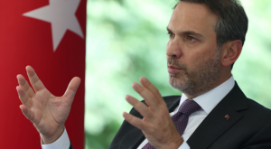 Bayraktar, Peru Çevre Bakanı Paredes ile kritik mineralleri görüştü