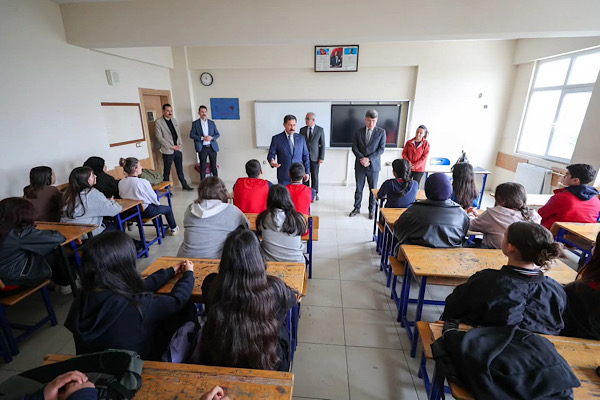 Vali Masatlı, Hatay’da eğitim kurumlarını ziyaret etti