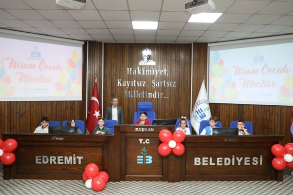 Edremit’te çocuk meclisi toplandı