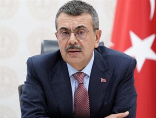 Tekin, “Mesleki Eğitim İş Birliği Protokolü” İmza Töreni’ne katıldı Tekin, “Mesleki Eğitim İş Birliği Protokolü” İmza Töreni’ne katıldı