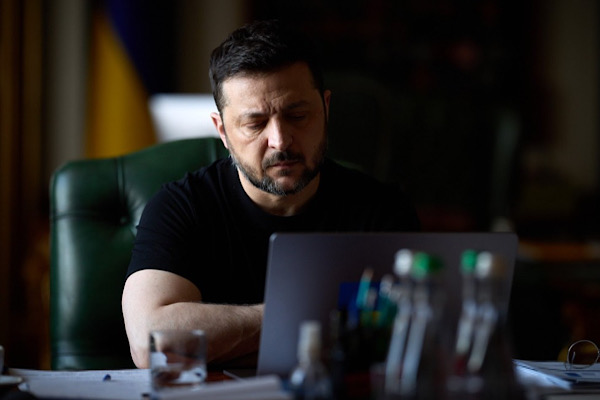 Zelenski, Avrupa Komisyonu Başkanı Leyen ile telefonda görüştü