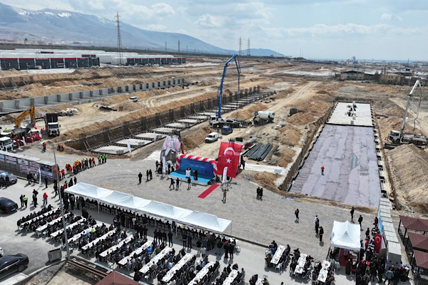 Niğde’de 682 yeni dükkan için temel atma töreni gerçekleştirildi Niğde’de 682 yeni dükkan için temel atma töreni gerçekleştirildi