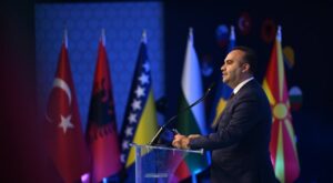 Bakan Kacır: Cemre çarşısı iyiliğin en güzel adreslerinden biri