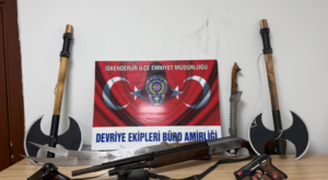 İskenderun’da balkonda sergilenen silahlar operasyonla toplandı