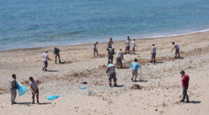 Demirtaş Sahili’nde temizlik çalışması gerçekleştirildi
