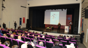 Mete Yarar’dan Trabzon’da “Yeni Dünya Düzeni” analizi