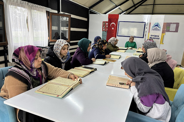 Eyyübiyeli kadınlar Ayşe Ana Hanımlar Otağı ile sosyal ve ekonomik hayata katılıyor Eyyübiyeli kadınlar Ayşe Ana Hanımlar Otağı ile sosyal ve ekonomik hayata katılıyor