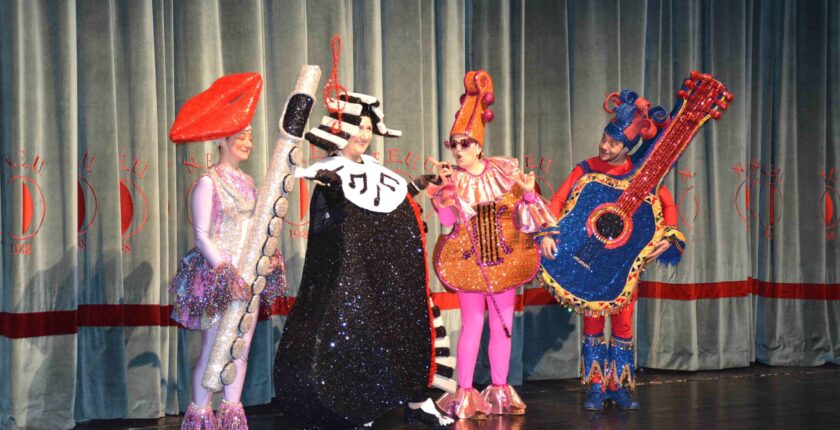 Lefkoşa Çocuk Tiyatrosu Şenliği Sesler Ülkesi ile başladı