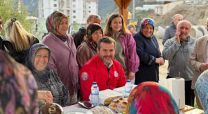 Başkan Çetinkaya, vatandaşlarla çardakta bir araya geldi