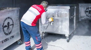 Maltepe’de konteyner bakım ve onarım çalışmaları sürüyor