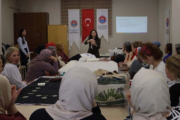 Maltepe’de kadınlara yönelik “HPV Farkındalık Eğitimi” düzenlendi Maltepe’de kadınlara yönelik “HPV Farkındalık Eğitimi” düzenlendi