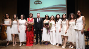 Antalya’da “Kadın Kadına Türküler Konseri” düzenlendi