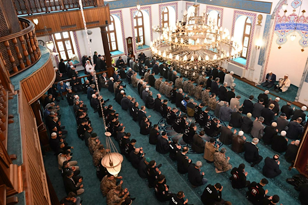 Kocaeli’de şehitler için Mevlid-i Şerif programı düzenlendi Kocaeli’de şehitler için Mevlid-i Şerif programı düzenlendi