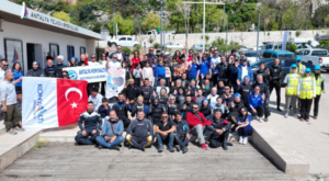 Konyaaltı Sahili’nde deniz dibi ve kıyı temizliği yapıldı