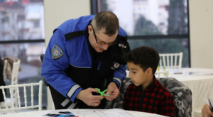 Derince Belediyesi’nden Polis Haftası’na özel çocuk atölyesi