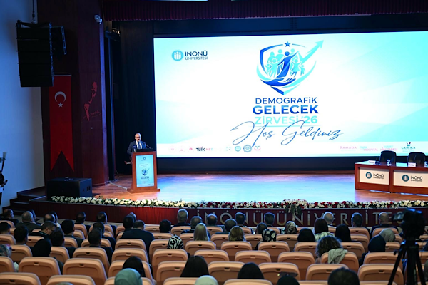 Malatya’da ”Demografik Gelecek Zirvesi” gerçekleştirildi