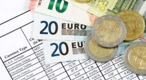 Doların gücü korunurken altın yükselişini sürdürüyor