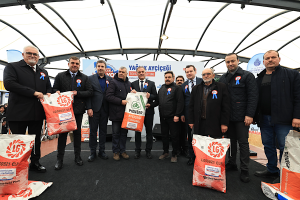 İBB, Silivri’de 3 bin 537 torba ayçiçeği tohumu dağıttı