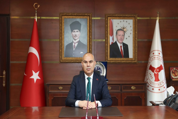 Koç: Polis teşkilatımız fedakarca görev yapıyor Koç: Polis teşkilatımız fedakarca görev yapıyor