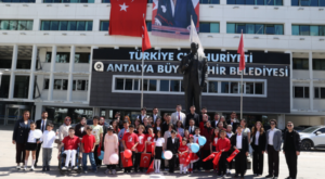 Antalya’da 23 Nisan’da Temsili Çocuk Meclisi toplandı