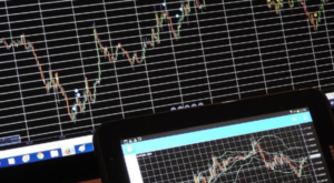 Jeopolitik gelişmeler ve şirket haberleri fiyatlamaları şekillendiriyor