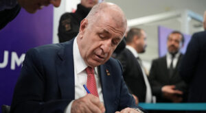 Özdağ, Ordu ve Siyaset İlişkileri Söyleşisi’ne katıldı