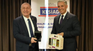 Özdağ, Kemalpaşa Sanayici ve İş İnsanları Derneği’ni ziyaret etti