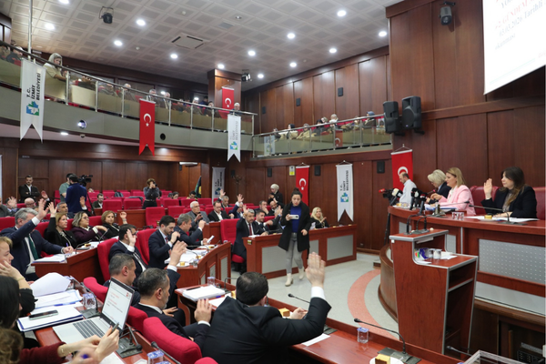 İzmit Belediyesi Meclisi’nde görev dağılımı belirlendi İzmit Belediyesi Meclisi’nde görev dağılımı belirlendi