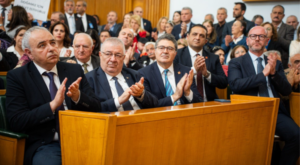 Edremit heyeti TBMM’de Özel ile bir araya geldi