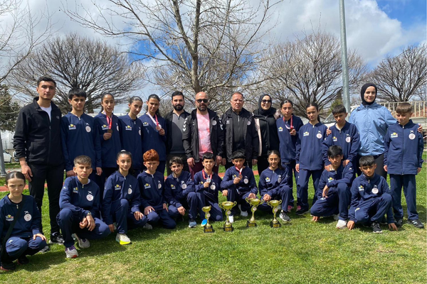 Van Büyükşehir Belediyespor atletleri ANALİG yarı finallerine yükseldi Van Büyükşehir Belediyespor atletleri ANALİG yarı finallerine yükseldi