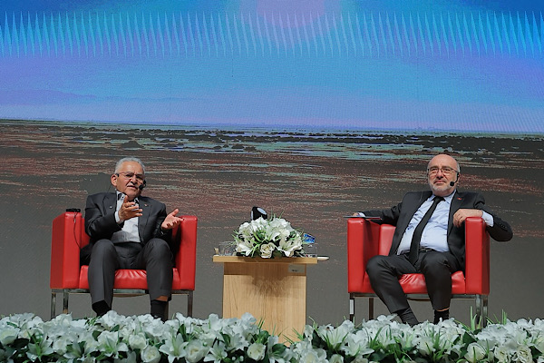 Başkan Büyükkılıç, “Gençlerle Baş Başa Söyleşi” programına katıldı Başkan Büyükkılıç, “Gençlerle Baş Başa Söyleşi” programına katıldı