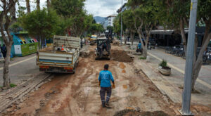 Alanya Atatürk Caddesi’nde altyapı ve asfalt çalışmaları sürüyor