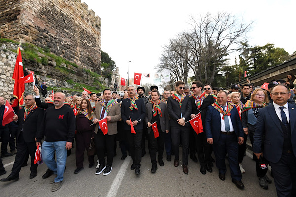Bursa’nın fethinin 700. yılı Osmangazi’de kutlandı Bursa’nın fethinin 700. yılı Osmangazi’de kutlandı