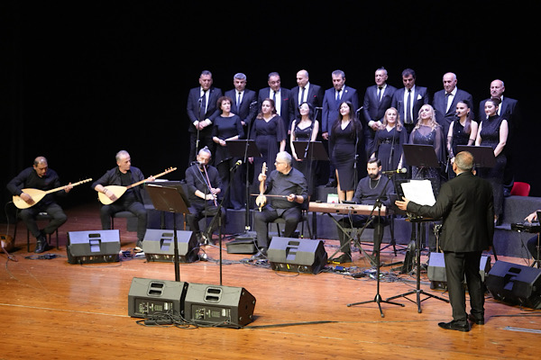 Kartal’da “Türküler Sevgi ve Barış İçin Söylensin” konseri düzenlendi Kartal’da “Türküler Sevgi ve Barış İçin Söylensin” konseri düzenlendi