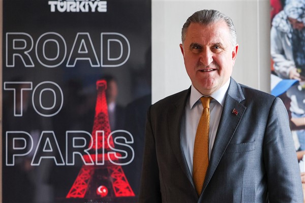 Bakan Bak’tan Mircea Lucescu için taziye mesajı Bakan Bak’tan Mircea Lucescu için taziye mesajı