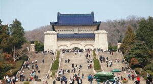 KMT Genel Başkanı Cheng, Sun Yat-sen Anıt Mezarı’nı ziyaret etti