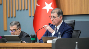 Tugay: İzmir de, Türkiye de dezenformasyon baskısı altındadır