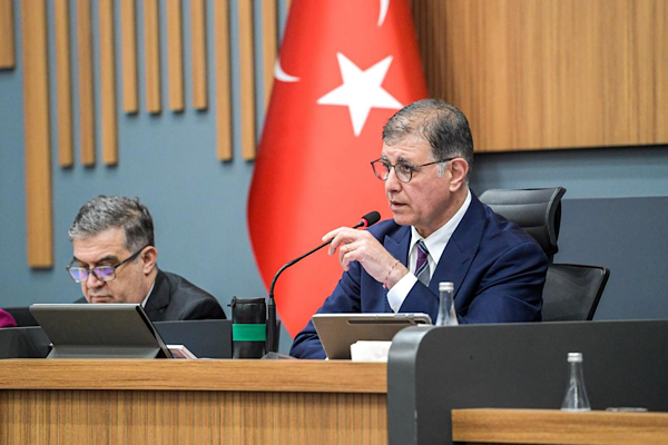 Tugay: İzmir de, Türkiye de dezenformasyon baskısı altındadır