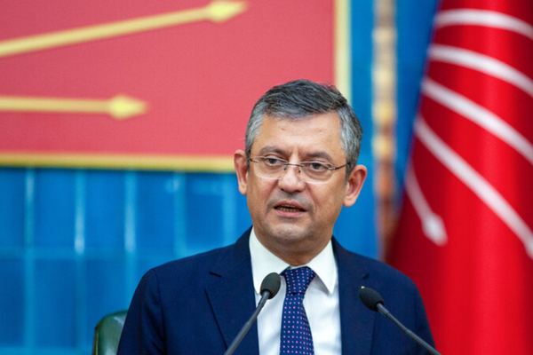 CHP Genel Başkanı Özel, DEM Parti’yi ziyaret etti CHP Genel Başkanı Özel, DEM Parti’yi ziyaret etti