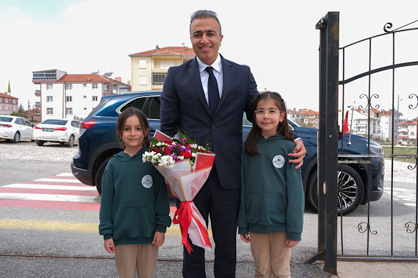 Vali Çiçek’ten Şehit Durmuş Ali Uzun İlkokulu’na ziyaret