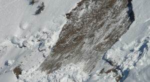 Meteorolojiden toz taşınımı ve çığ uyarısı